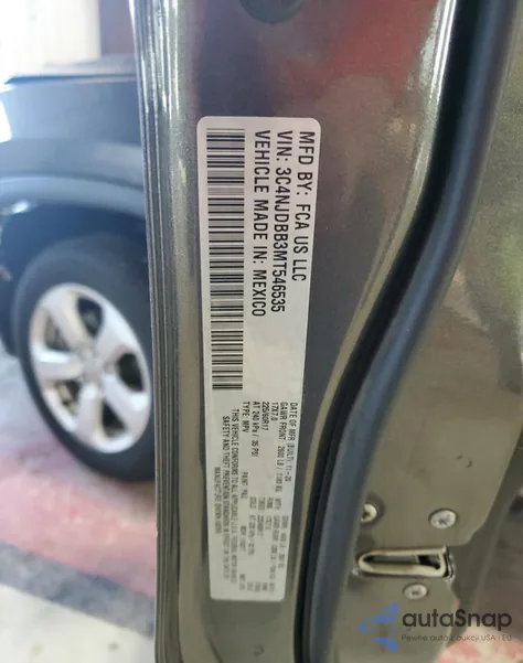 2021 Jeep Compass Latitude z USA, uszkodzony, nr VIN 3C4NJDBB3MT546535